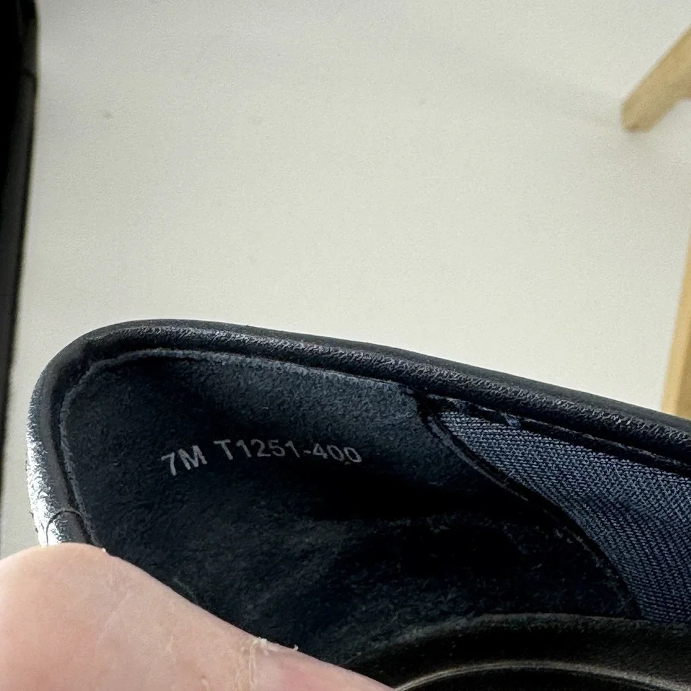 Trotters Navy Leather Flats Buckle Accent Comfort Slip On Classic Workwear Sz 7